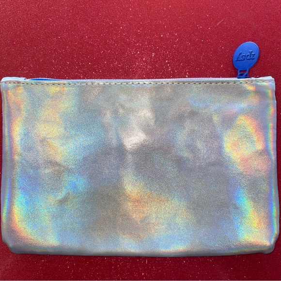 3/$10 Ipsy Glam Bag New July 2016 Umbrellas Silver Holographic Cosmetics Bag - Picture 7 of 9
